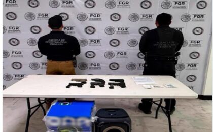 Ante un operativo en Tamaulipas, incautan armas escondidas en una bocina.