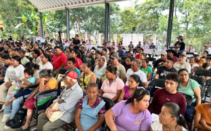 Se llevan a cabo asambleas informativas en la Sierra de Hidalgo para reubicar a familias en áreas de riesgo