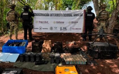 Desmantelan laboratorio y confiscan Barret .50 y explosivos en Sinaloa, golpe al crimen organizado