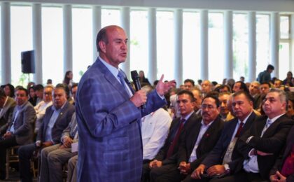 Natividad Castrejón lidera reunión con jefes de sector y supervisores de Educación Básica.
