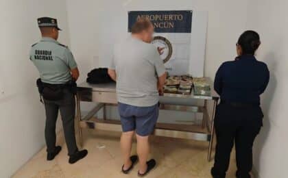Incautan más de 1.7 millones de pesos en el Aeropuerto de Cancún