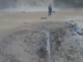 Aumento del nivel del río en Tenango de Doria provoca derrumbes en carreteras